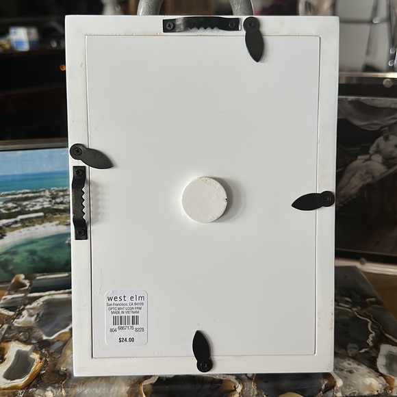 White wooden inset 5x7 photo frame - Picture 2 of 2